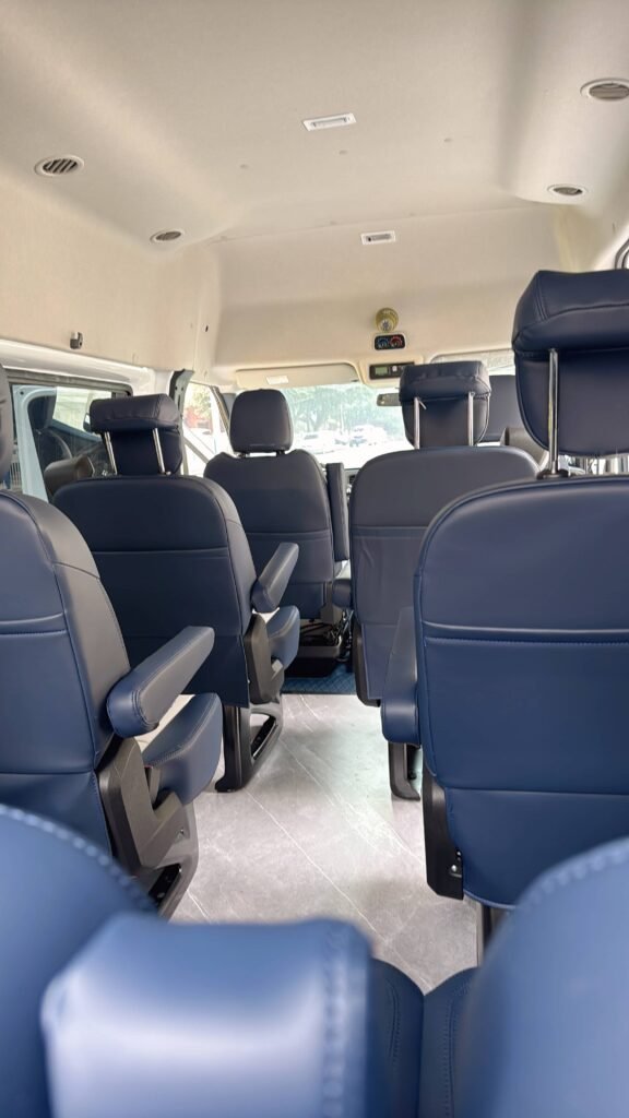 9-seater van interior for group travel in Chongqing