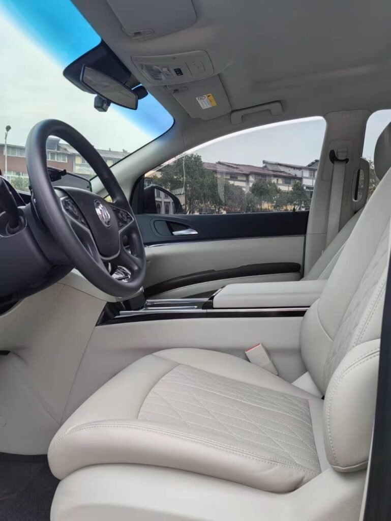 Front interior of a 7-seater private car in Chongqing