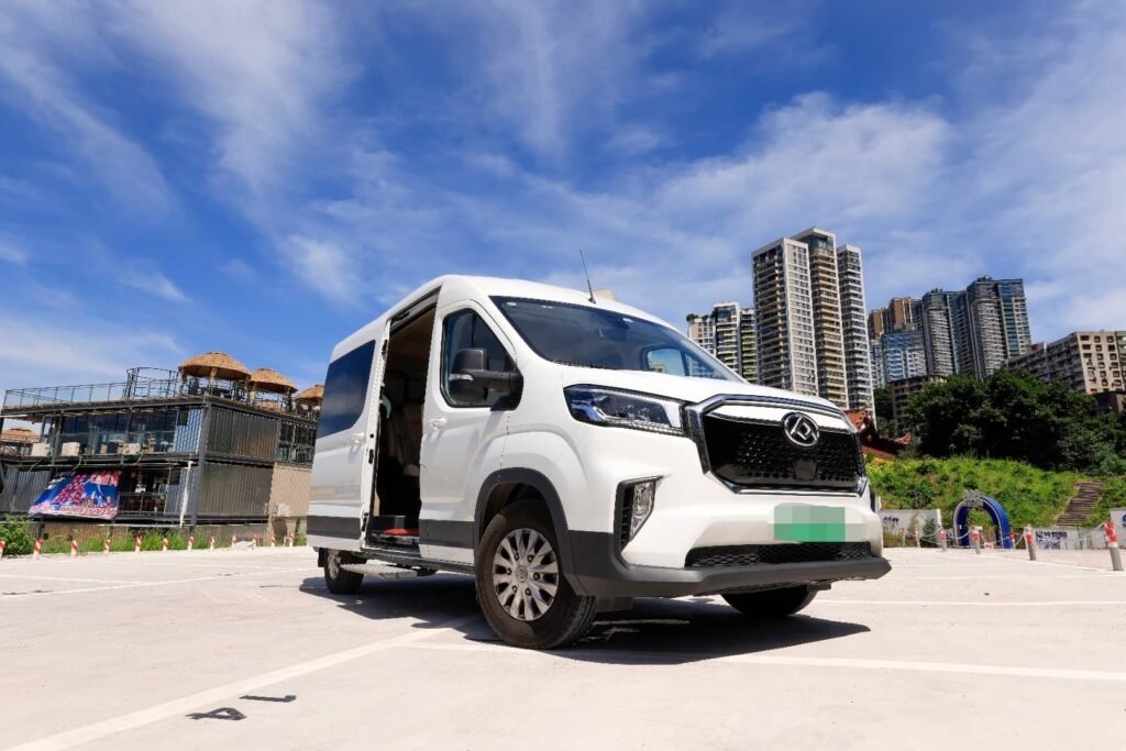 Private 9-seater van for tourists visiting Chongqing