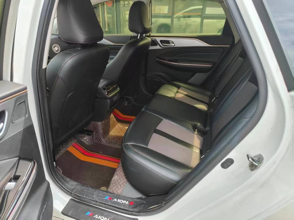 Rear passenger seats of a 5-seater Chongqing private car